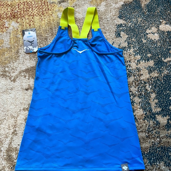 Hoka one one x rabbit running singlet tank NWT XS - Picture 3 of 3